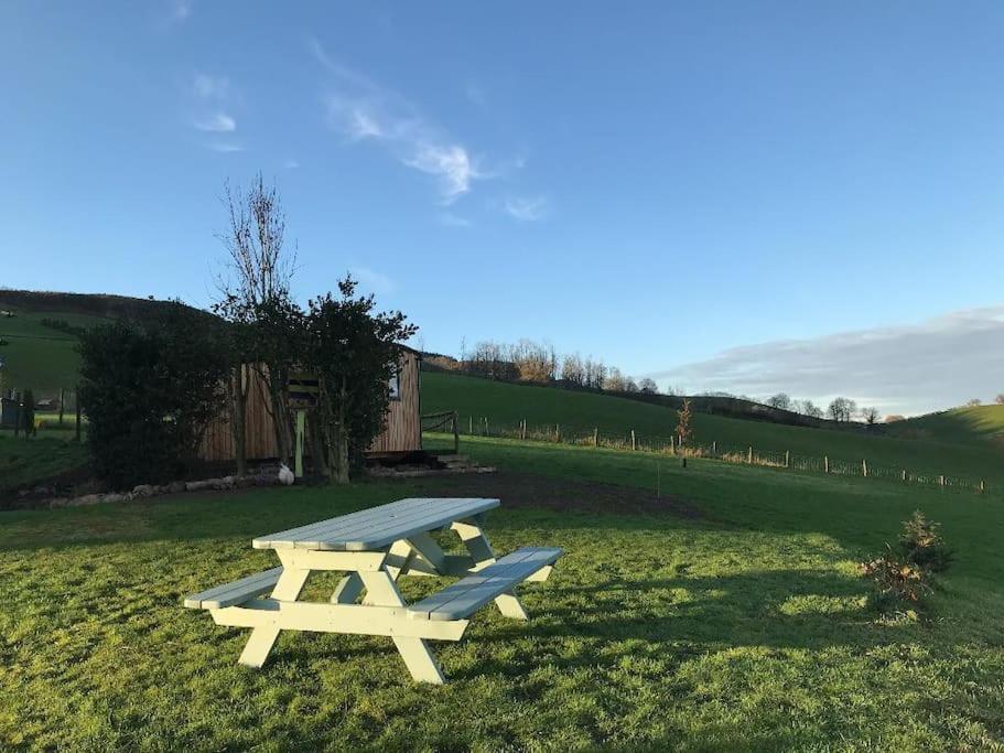Stunning Shepherds Hut Rural Bliss Holiday home
